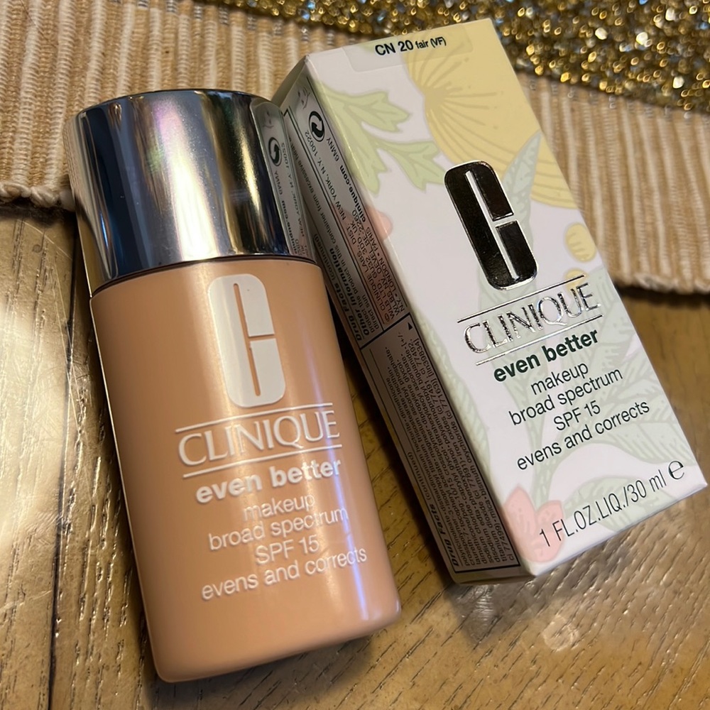 -CLINIQUE. Eveb better makeup broad spectrum SPF 15 (CN 20 fair(VF))
